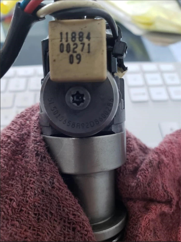 OEM International DT466E, DT570E Diesel Engine Fuel Injector 5010658R92