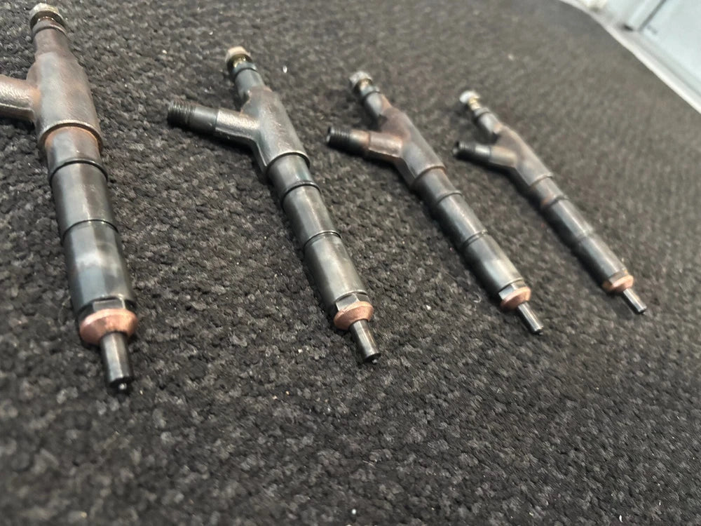 OEM Isuzu 4HE1XS 4.8L Diesel Engine Fuel Injector 258-48-3673M 8971489601