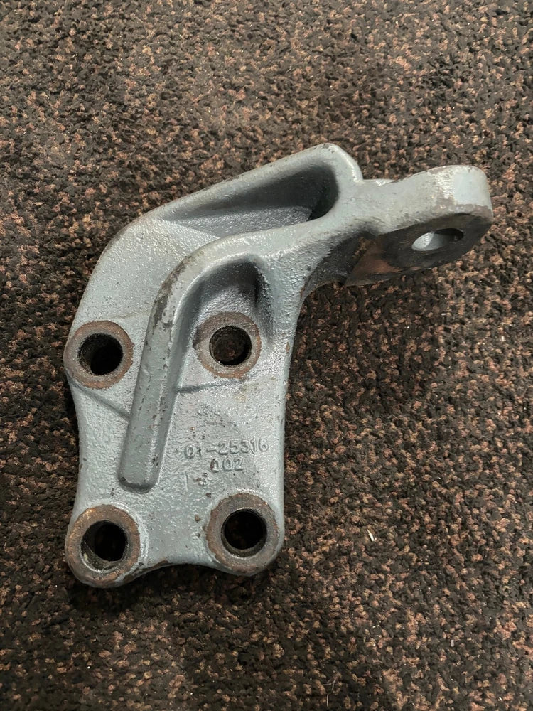 Mercedes Benz OEM Engine Mount for Peterbilt 01-25316-002