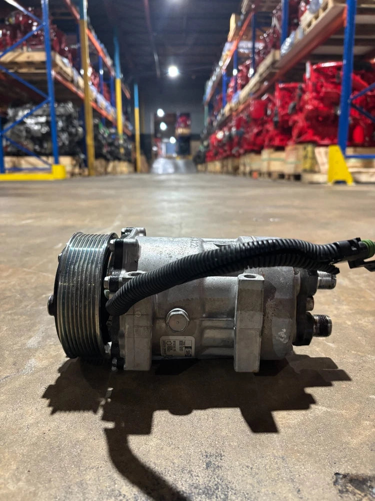 OEM Sanden U4066 A/C Compressor 24V 4130-01-573-4727 8 Grooves