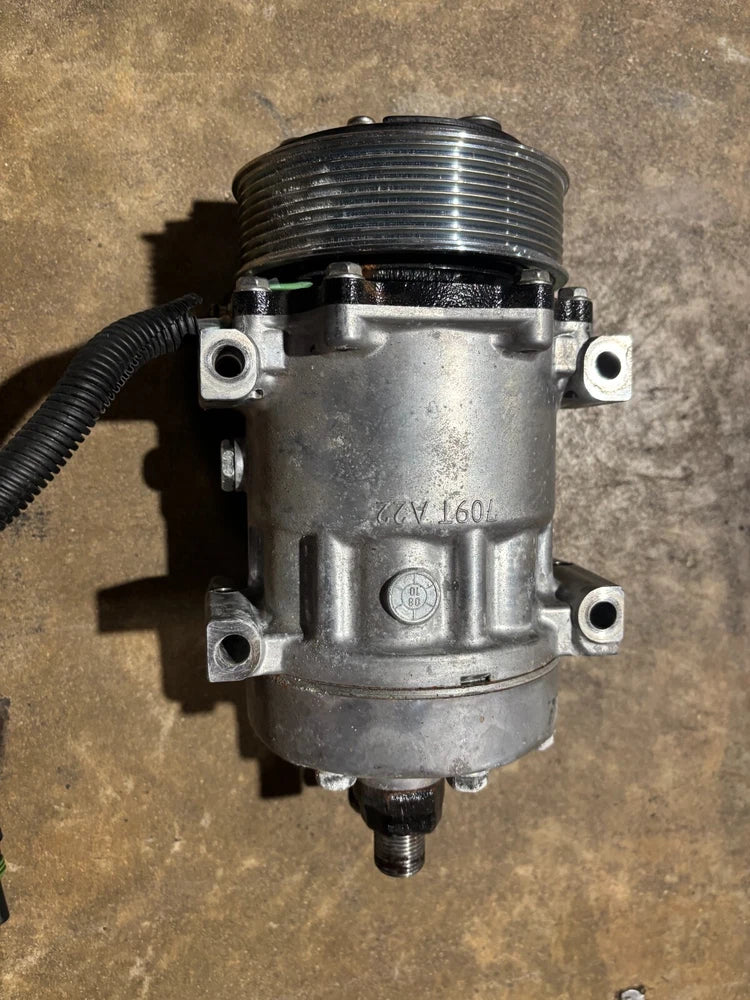 OEM Sanden U4066 A/C Compressor 24V 4130-01-573-4727 8 Grooves