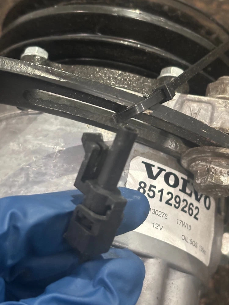 OEM Volvo A/C Compressor 85129262 12V