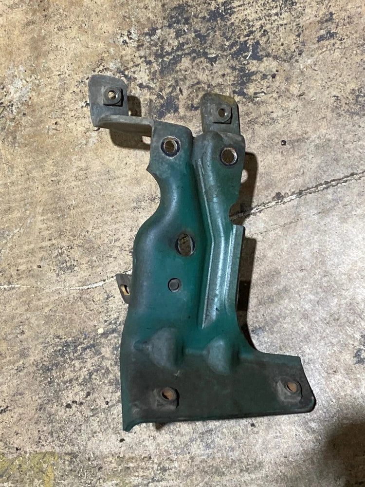 OEM Volvo D13 Diesel Engine Bracket 20904448