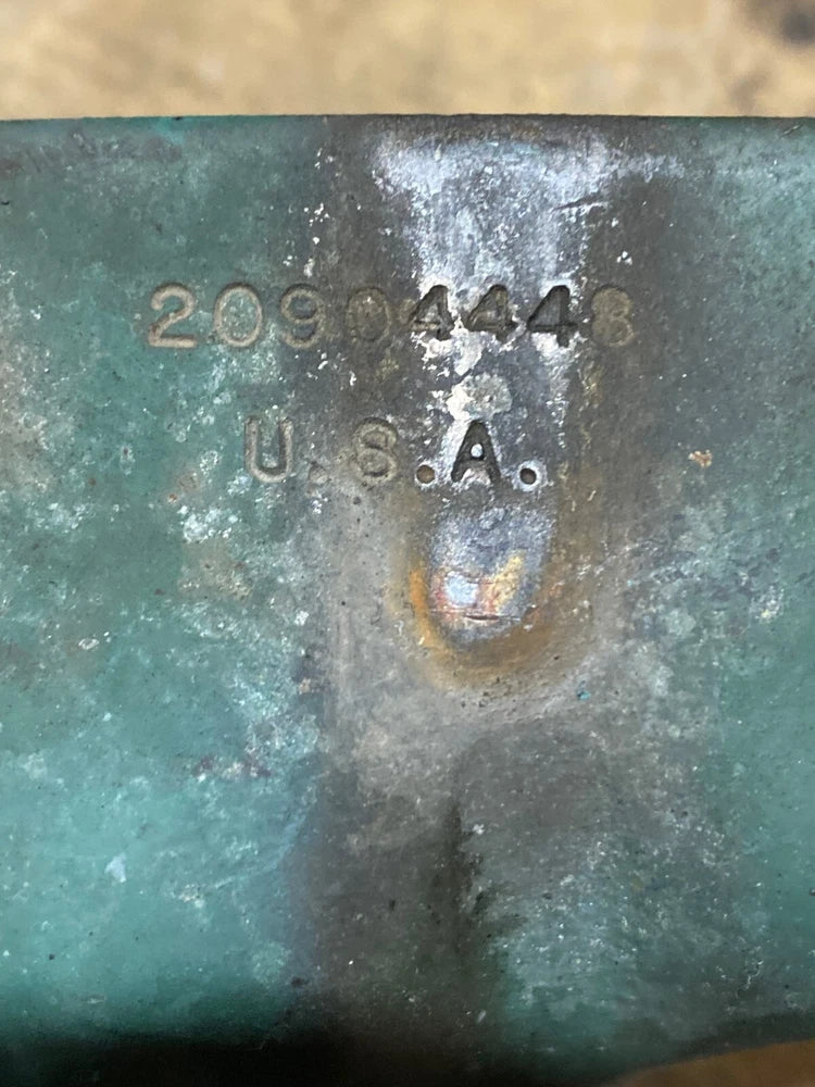 OEM Volvo D13 Diesel Engine Bracket 20904448