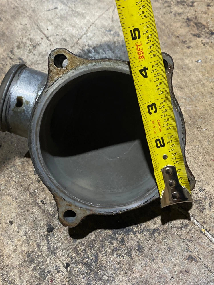 OEM Volvo D13 Diesel Engine Thermostat Housing 21861948