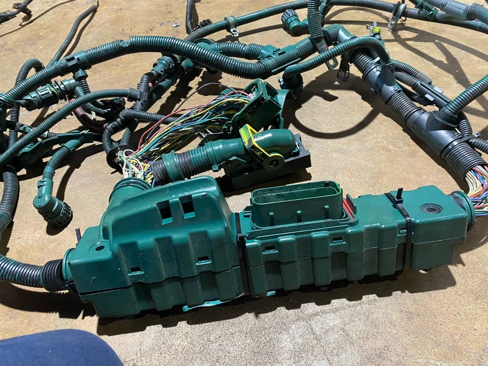 OEM Volvo D13 Diesel Engine Wiring Harness 22003052