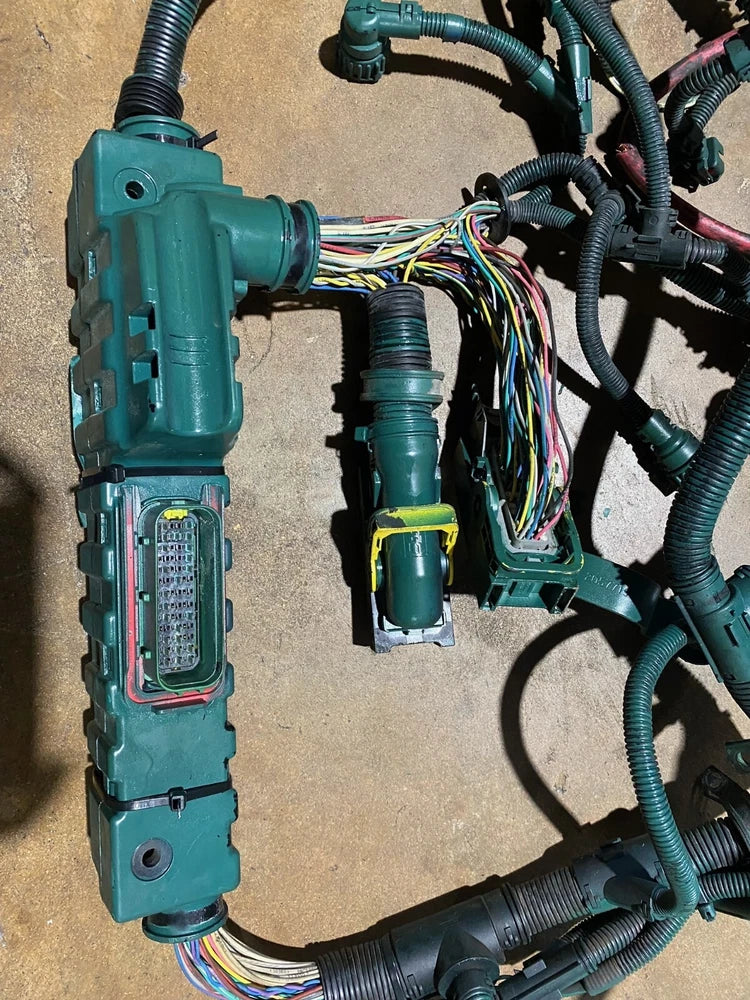 OEM Volvo D13 Diesel Engine Wiring Harness 22003052