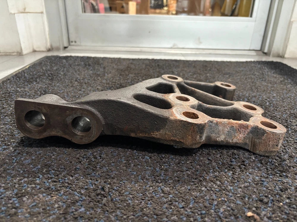 OEM Volvo Engine Mount for Cummins ISX15 Diesel Engine 20742026