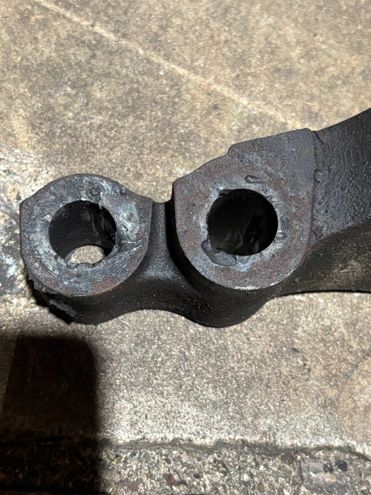 OEM Volvo Engine Mount for Cummins ISX15 Diesel Engine 20742027