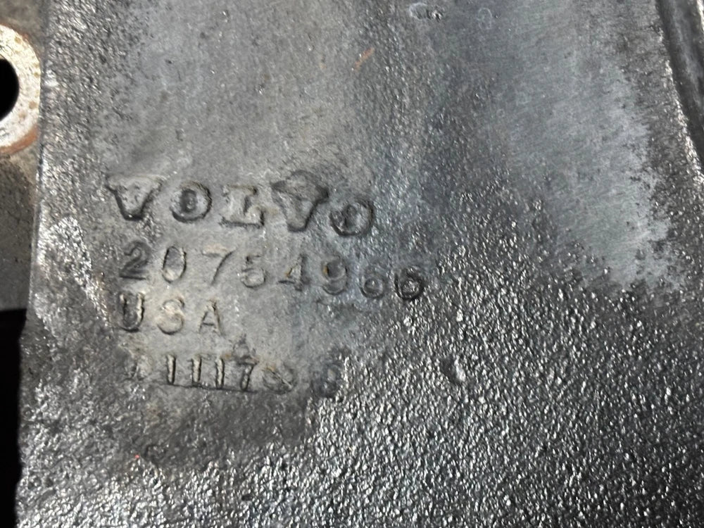 OEM Volvo Fan Hub Mounting Bracket for Cummins ISX Engine 20754966