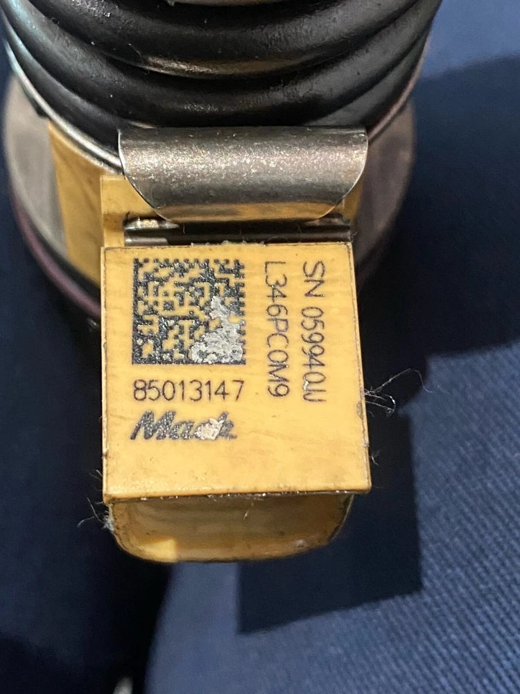 OEM Volvo, Mack Diesel Engine Fuel Injectors 85013147