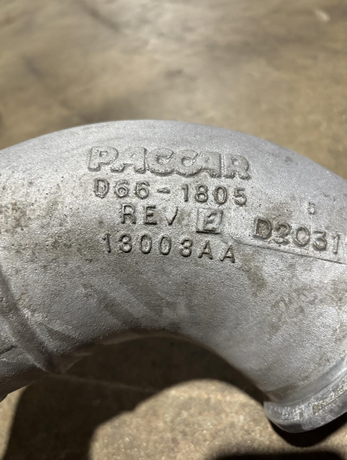 Paccar oem air transfer tube d66-1805 13003aa
