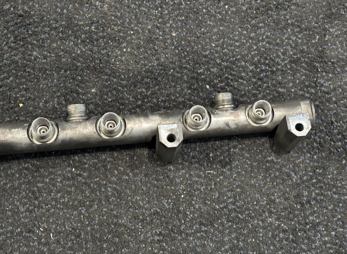 Paccar mx-13 diesel engine fuel rail 7210-0513