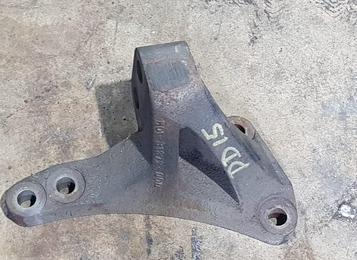 Detroit DD15 Diesel Engine Motor Mount, P/N R01811372000, Cascadia Truck