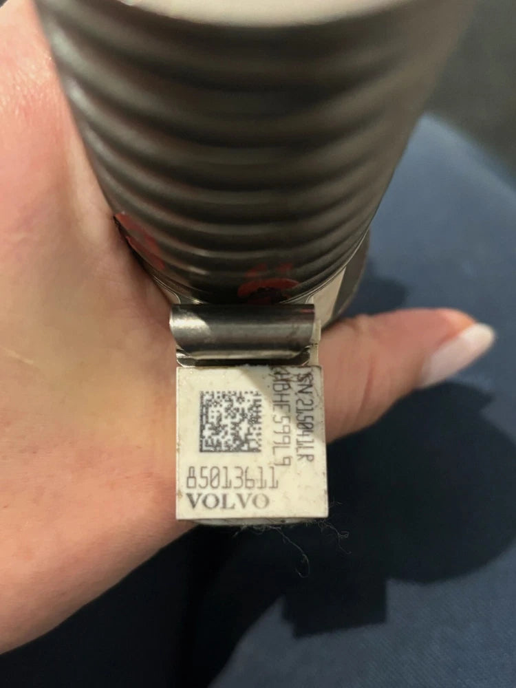 Volvo D13, Mack MP8 Diesel Engine Fuel Injector 85013611