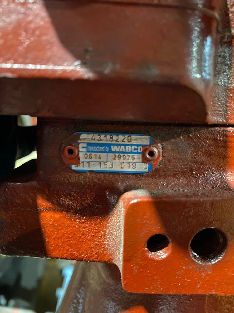 Wabco Air Brake Compressor for Cummins ISX Diesel Engine 4318220, 3687343