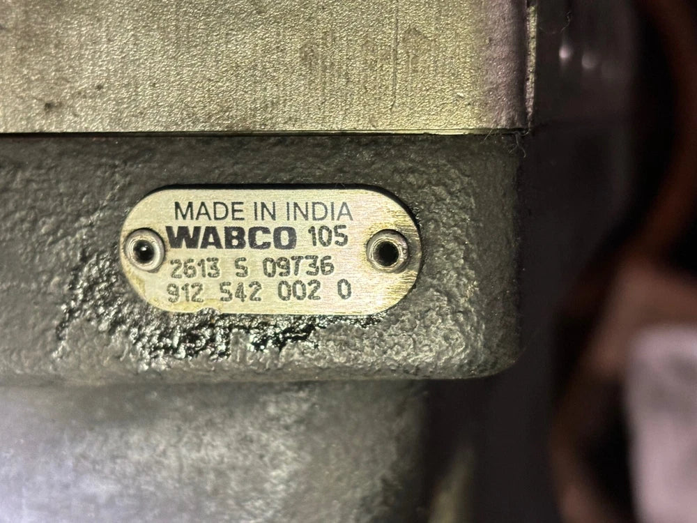 Wabco Twin Cylinder Air Brake Compressor for Mack & Volvo 21170177, 9125420020