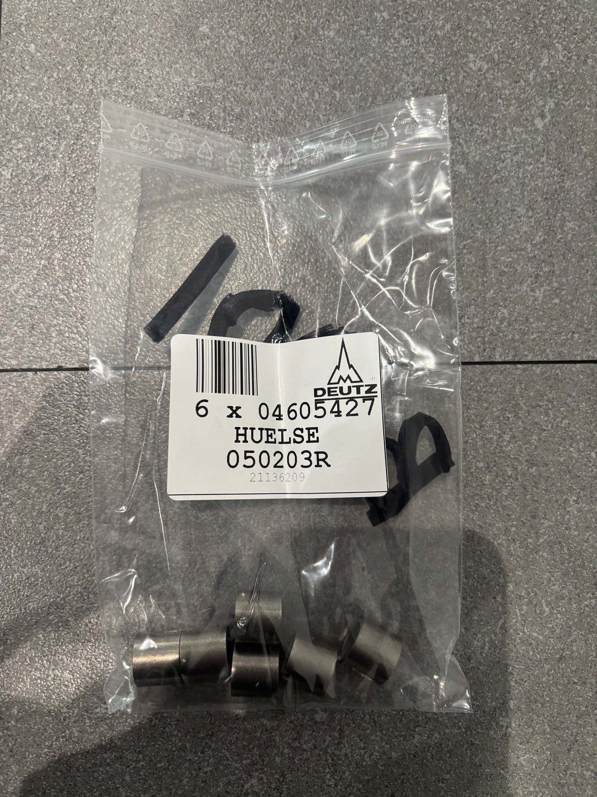 Deutz OEM Temperature Sensor Bolt 04605427