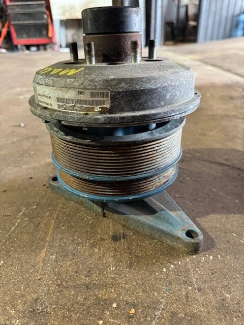 BorgWarner Fan Clutch off Mack AC Engine Engine 1090-09500-01, 40MH422M