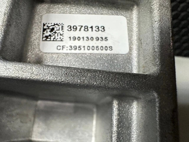 Cummins Fleetguard FS20022 Fuel Filter with Fuel Filter Head 3978133, 3978134