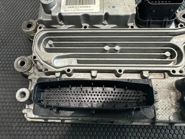 Detroit DD15 Diesel Engine Control Module ECM ECU A0004467635