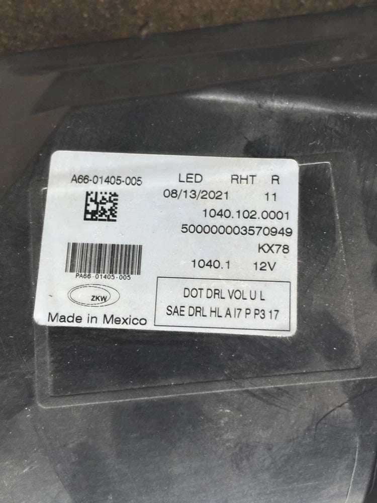 Freightliner OEM RH Headlight Assembly A66-01405-005 A66-01512-005