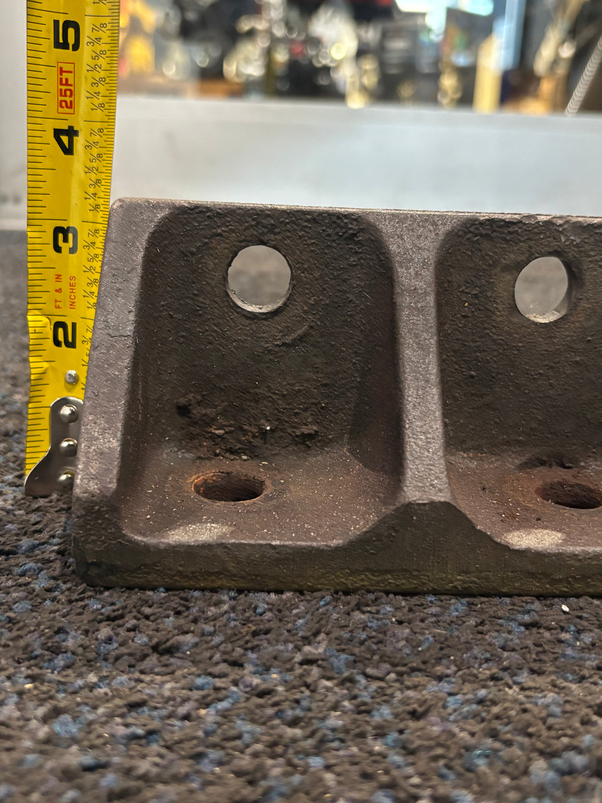 Caterpillar 3406 Rear Engine Mount Bracket Freightliner 01-15189 01-20140-000