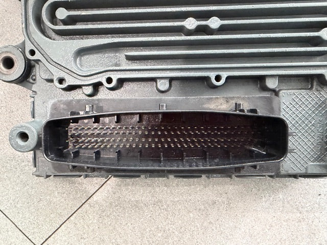 Detroit DD13 Diesel Engine Control Module ECM ECU A0074463440