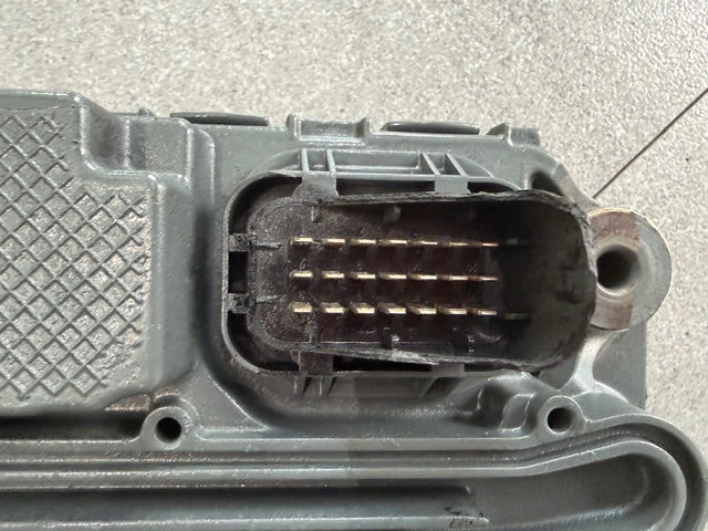 Detroit DD13 Diesel Engine Control Module ECM ECU A0074463440