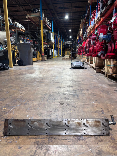 International dt466e diesel engine oil and fuel rail