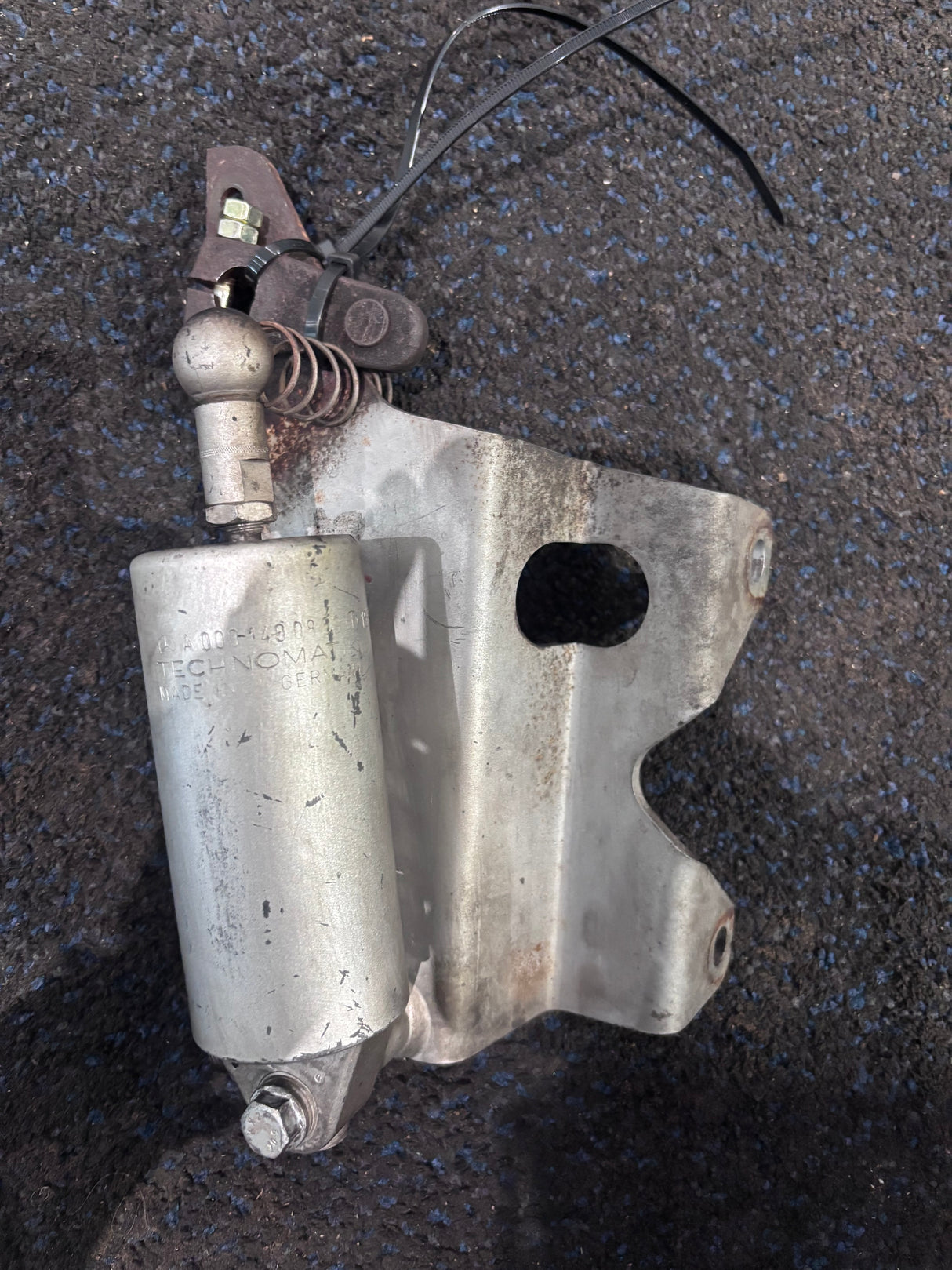 Mercedes benz om460la epa07 technomatic actuator cylinder a0001400859