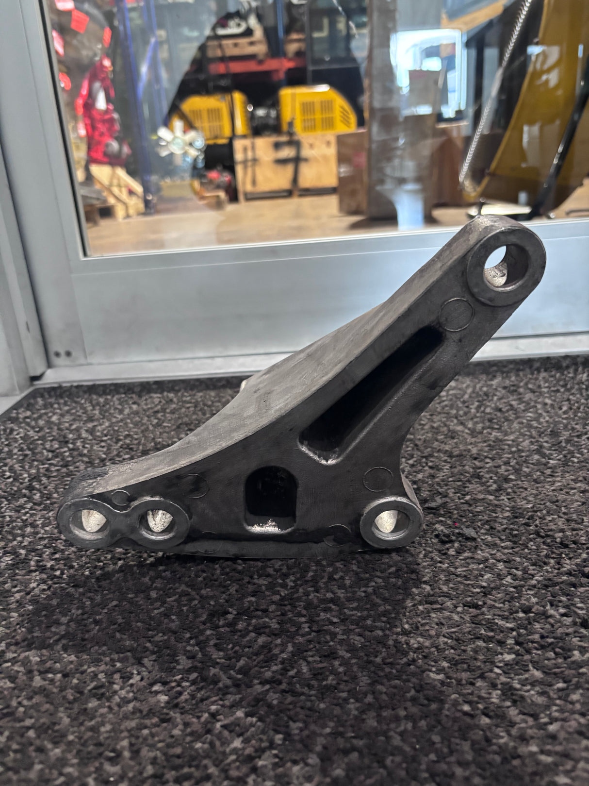 Volvo Engine Motor Mount 1629615-4