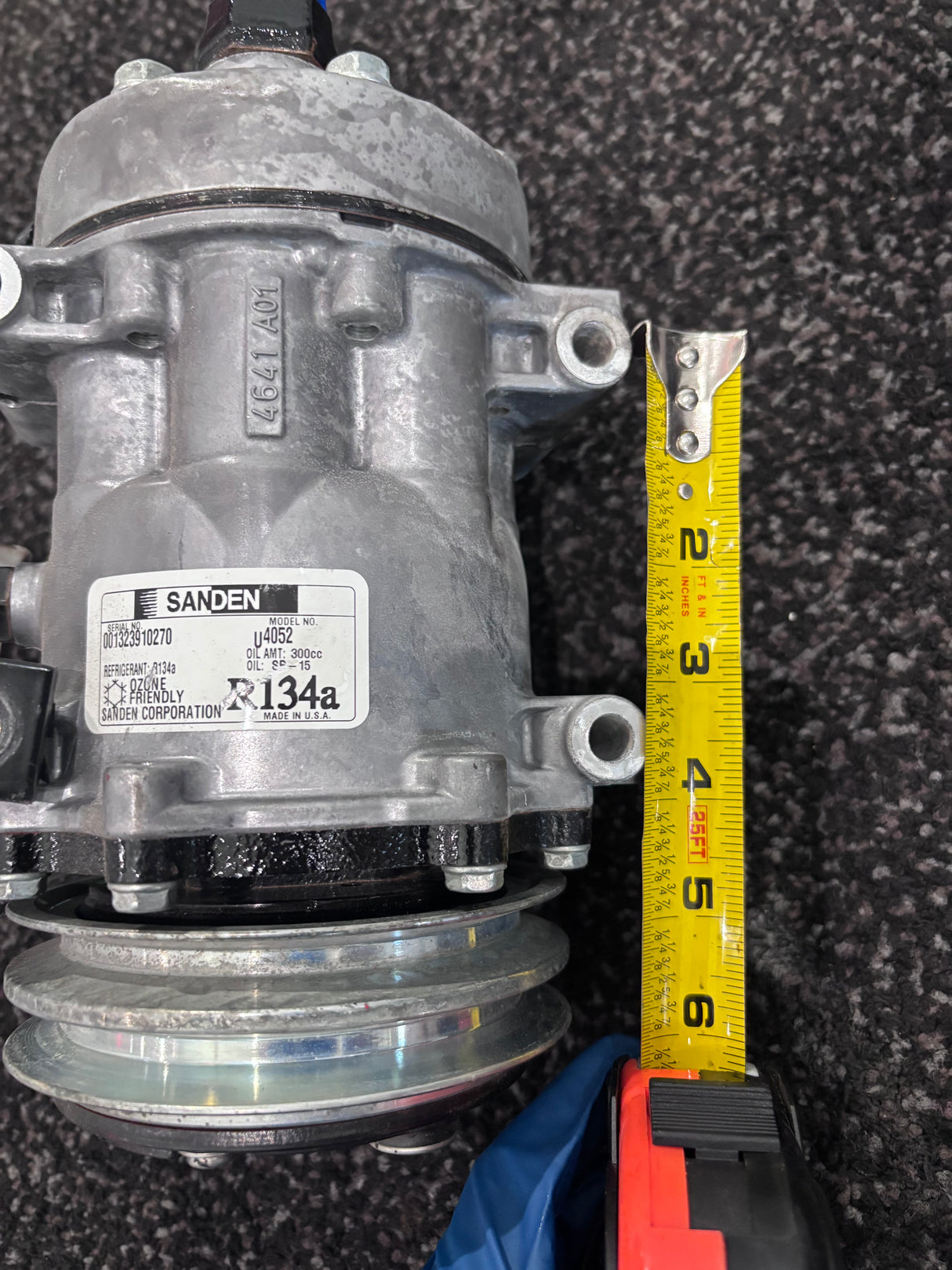 Sanden U4052 A/C Compressor 24V 03-3822