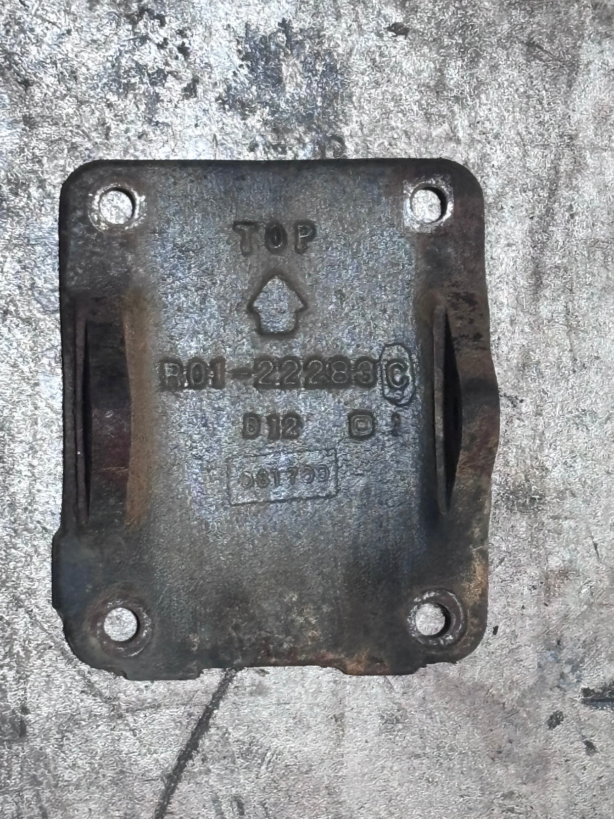 Cummins N14 AC Compressor Bracket R01-22283C