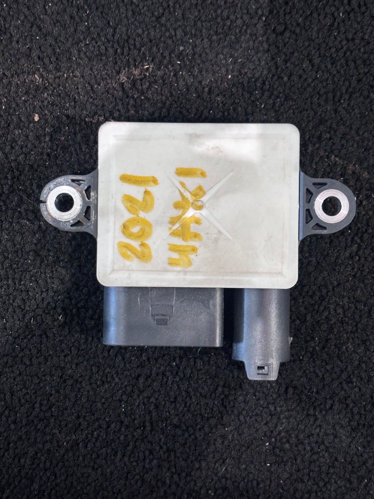 Isuzu Glow Plug Controller 12V 8983339611