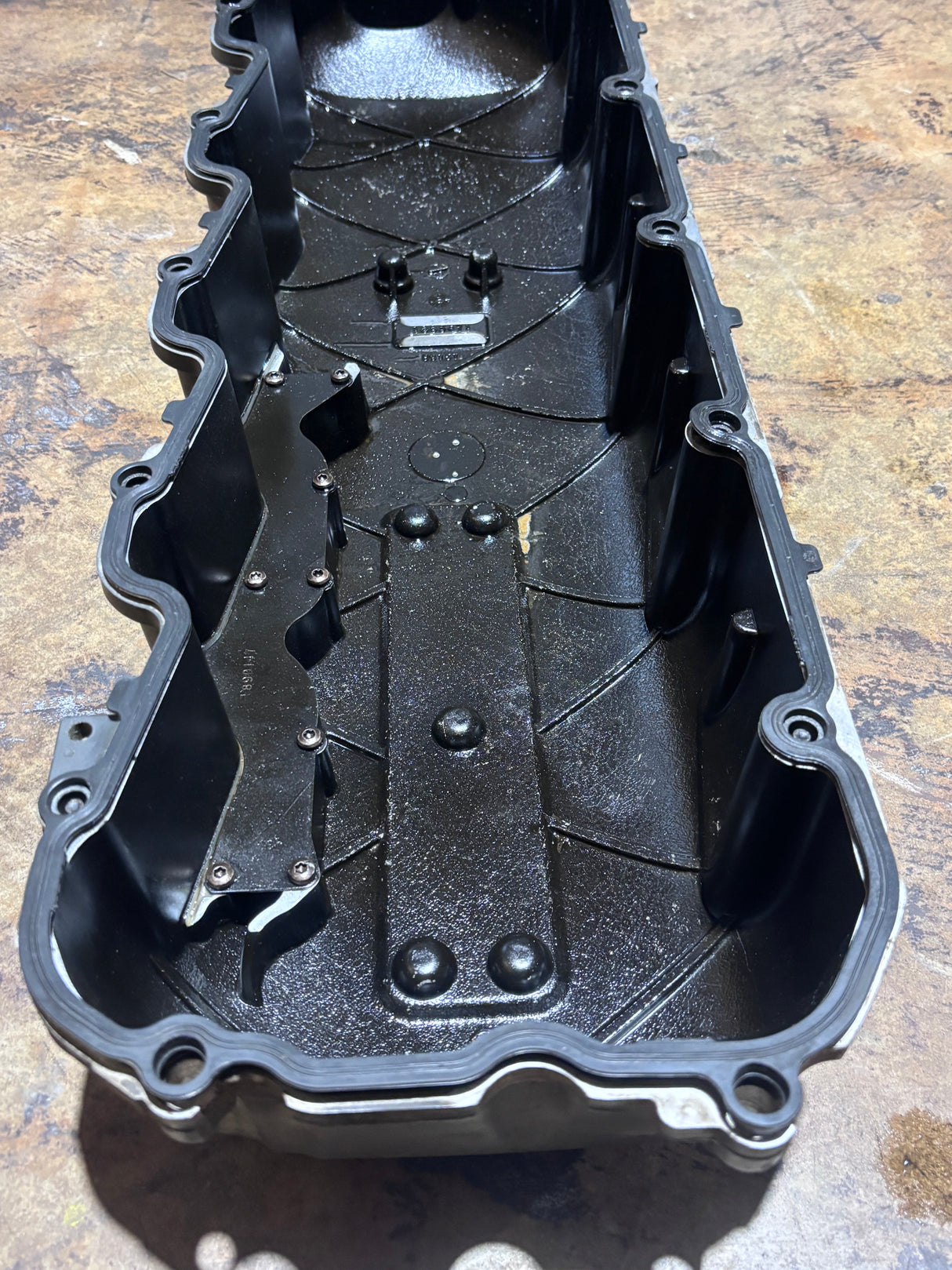 Paccar MX-13 Diesel Engine Valve Cover 1885471