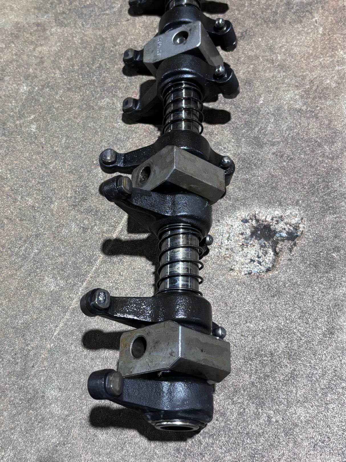International DT466E Diesel Engine Rocker Assembly 1827435C1