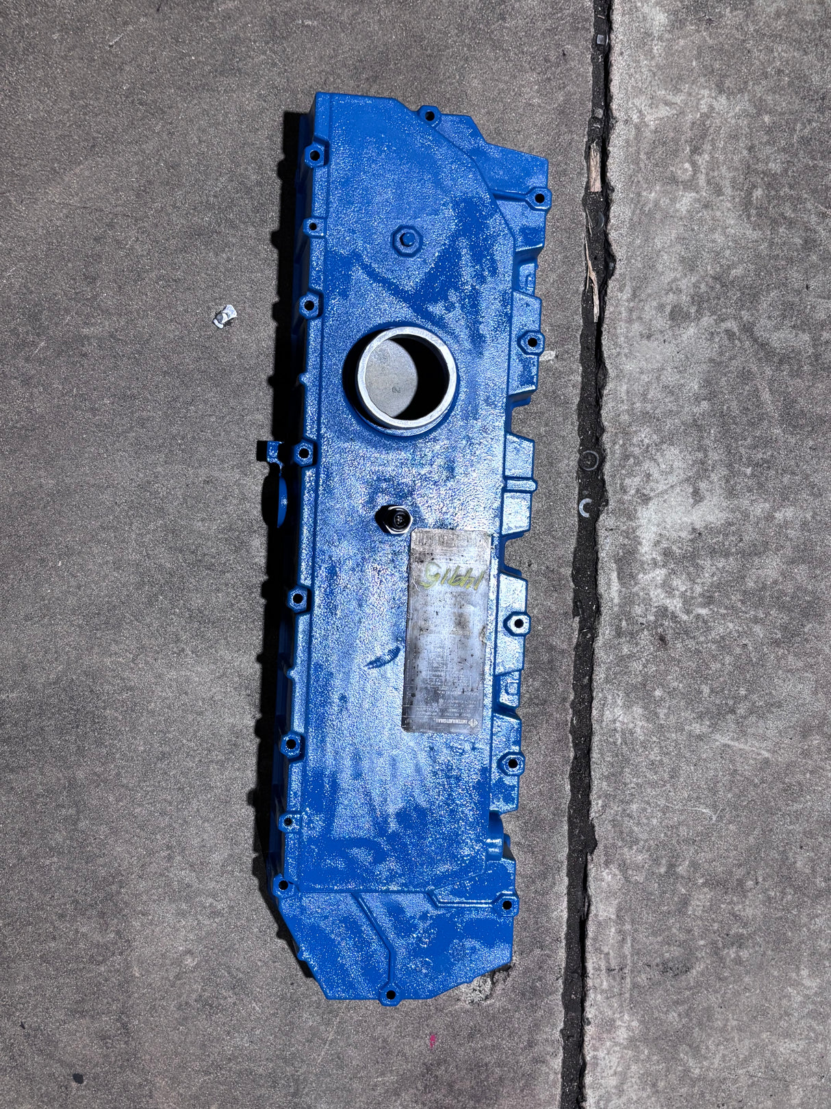 International DT466E DT530E Diesel Engine Valve Cover 1830625C1