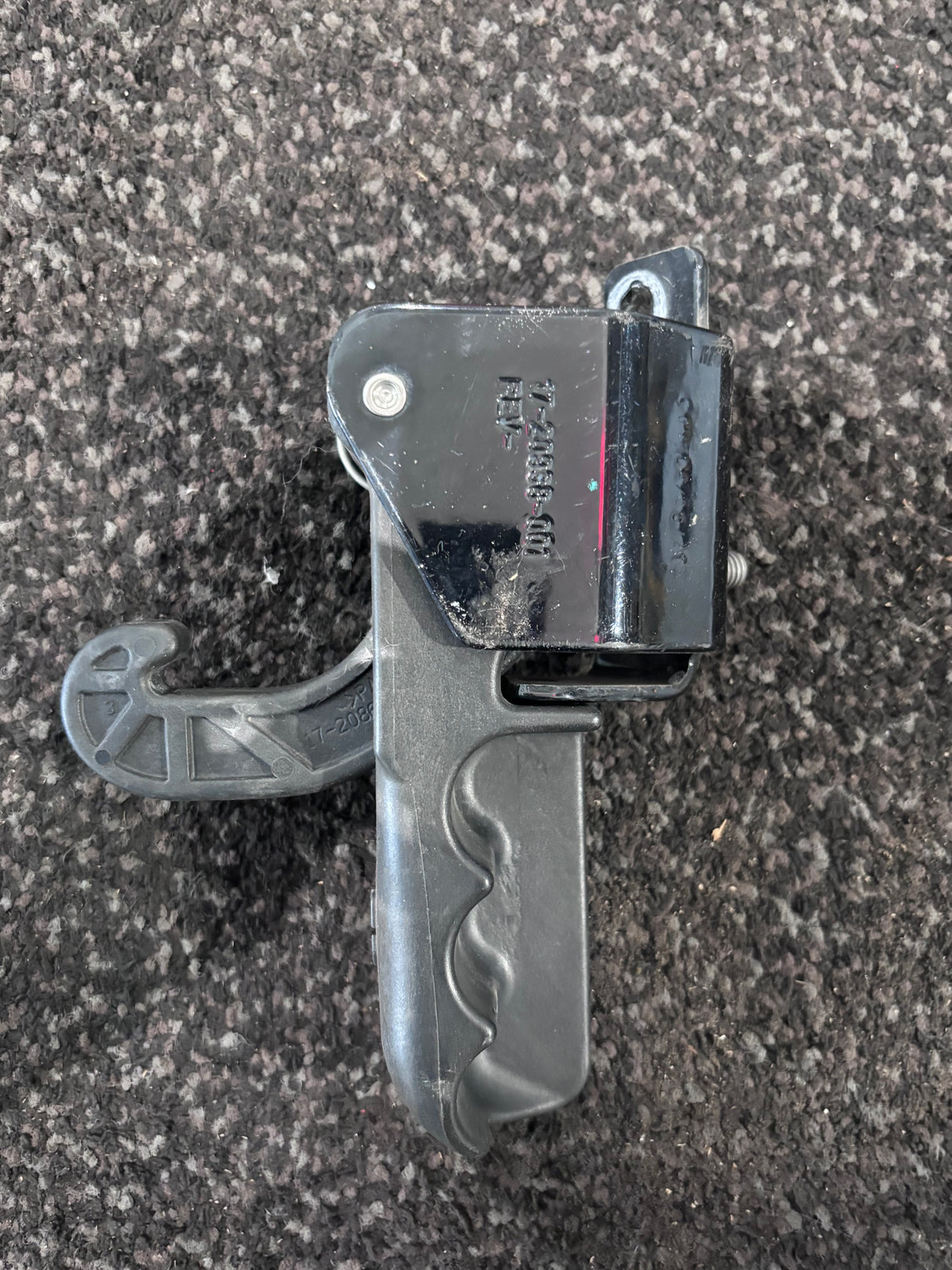 Freightliner Cascadia Front Right Hood Latch Lever Lock 17-20938-001