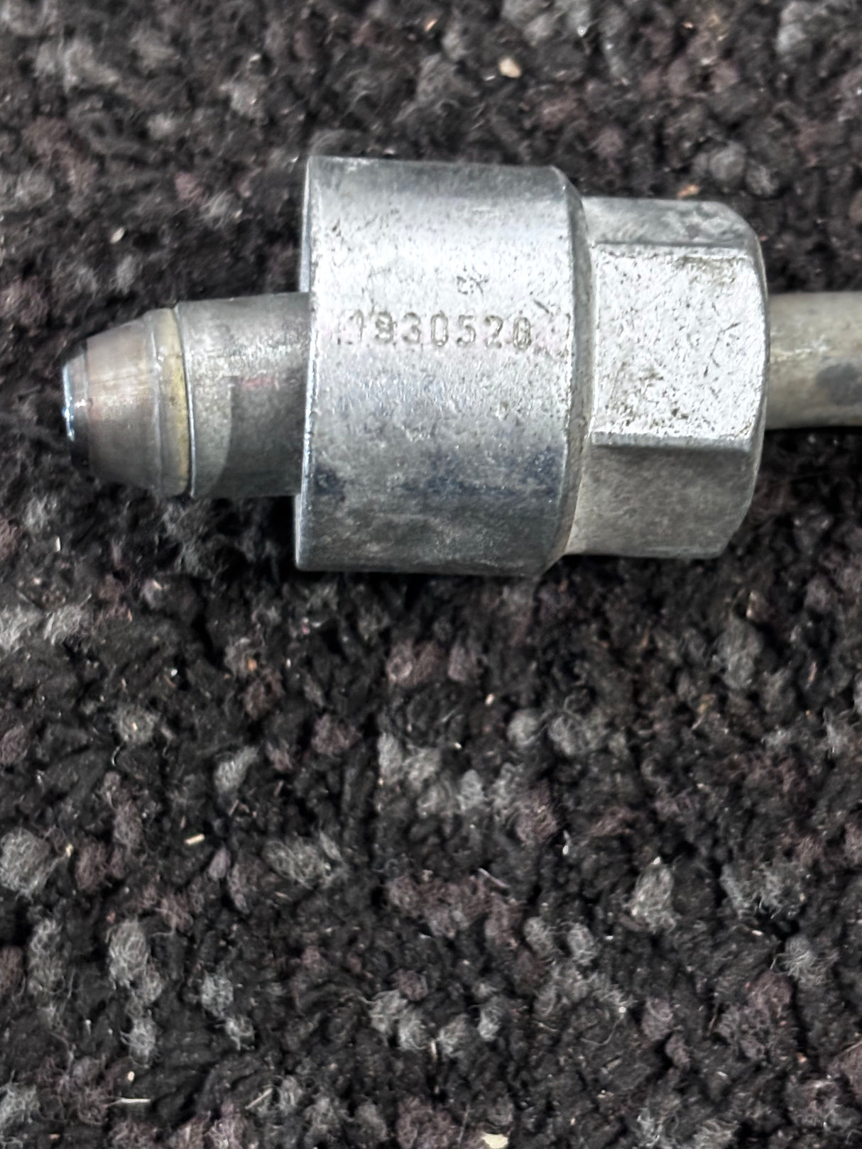 Paccar MX-13 OEM Diesel Engine Fuel Injector Line 1930520