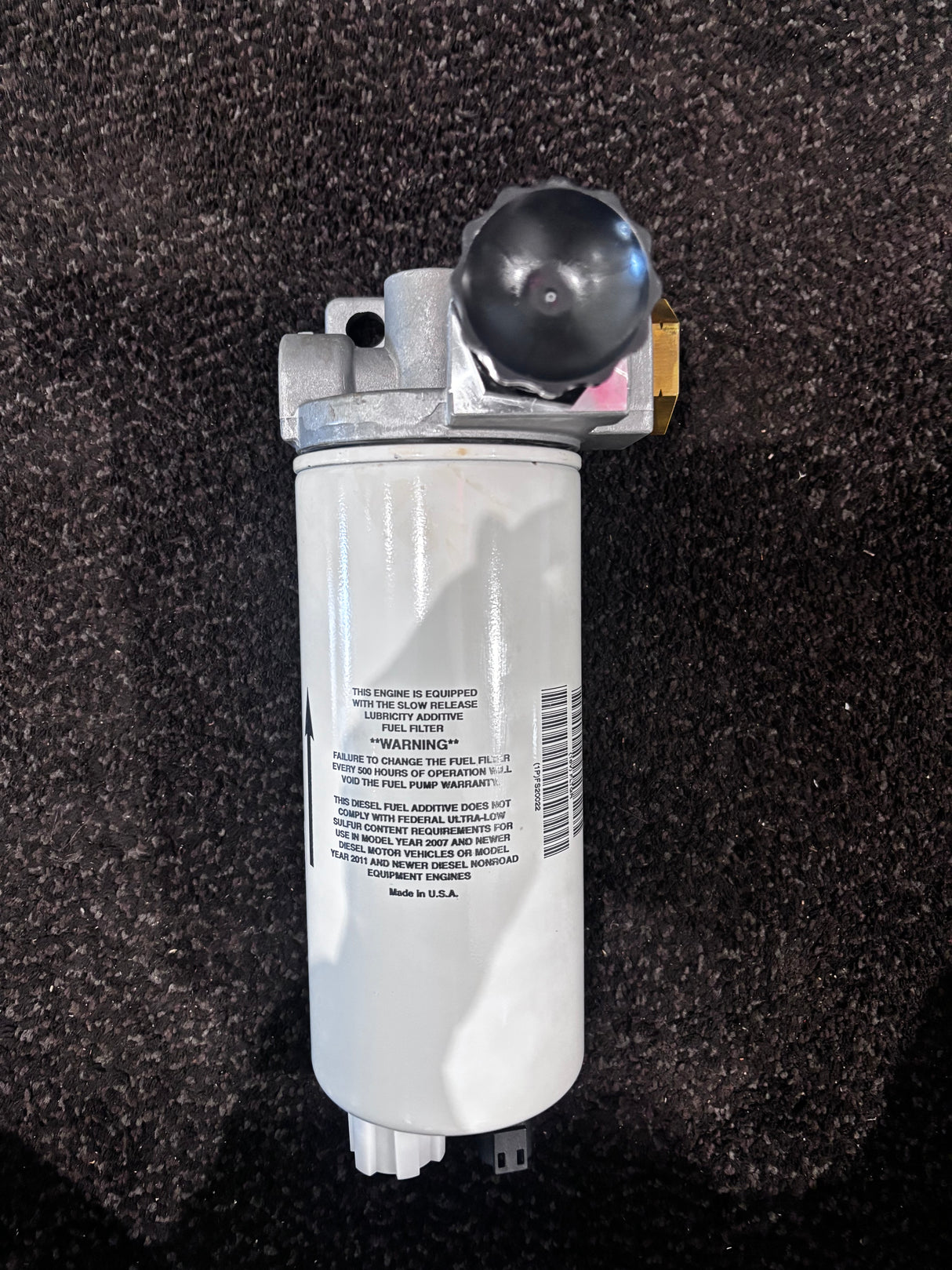 Cummins Fleetguard FS20022 Fuel Filter with filter head 3978134 3978133