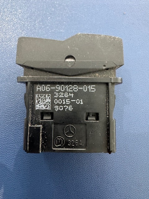 Freightliner Dome Light Rocker Switch A06-90128-015
