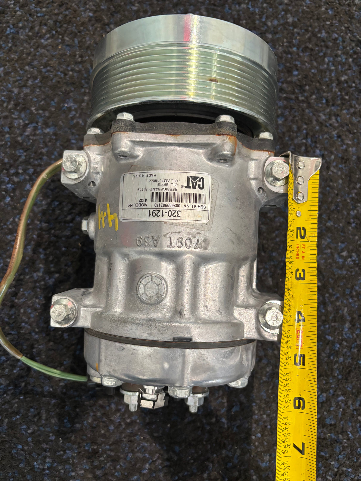 Caterpillar OEM 4132 24V A/C Compressor 320-1291 3201291