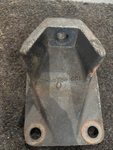 Freightliner Kenworth Engine Mount off Cummins ISM 01-23728-001