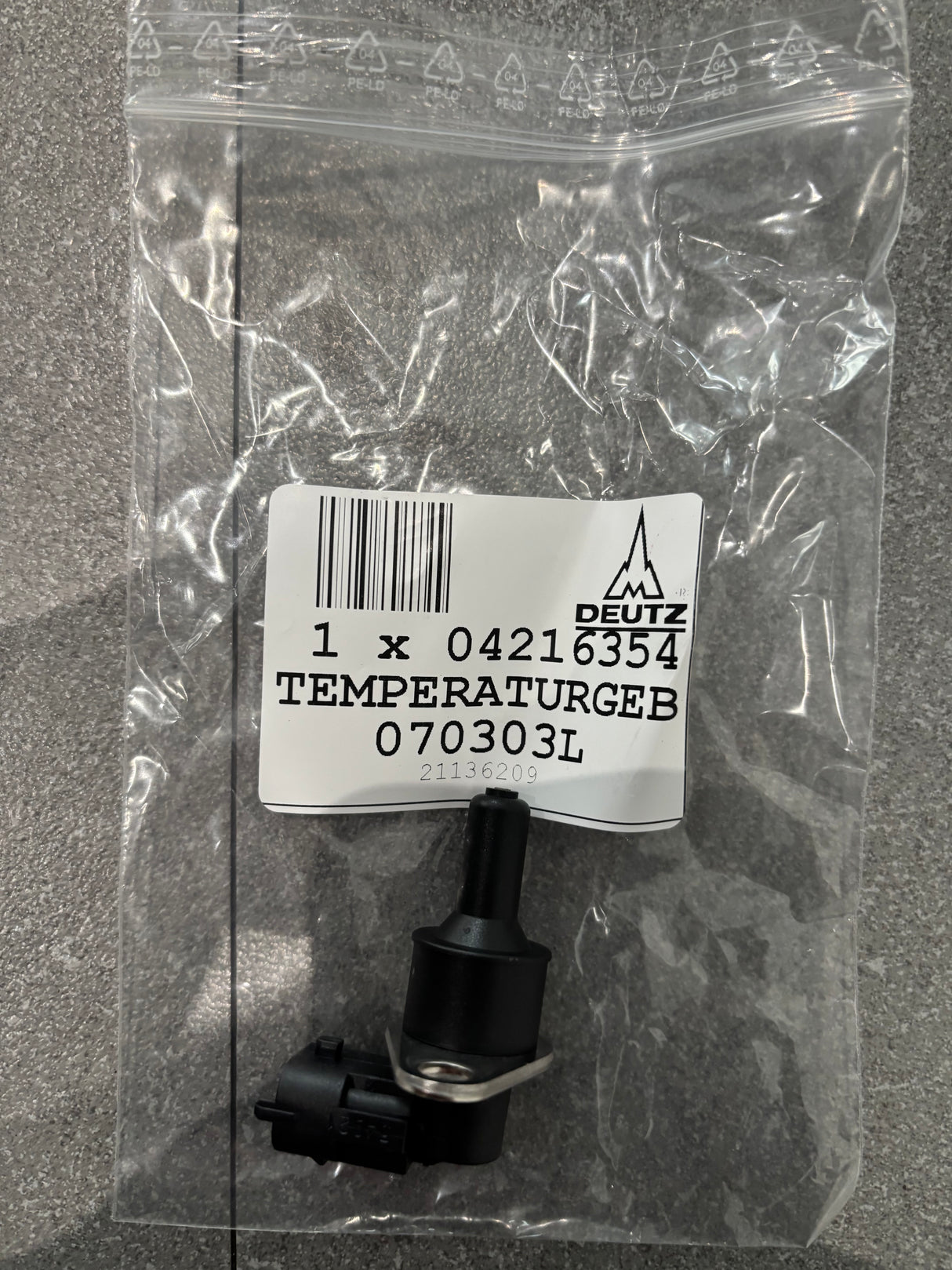 Deutz OEM Diesel Engine Air Temperature Transmitter Sensor 04216354