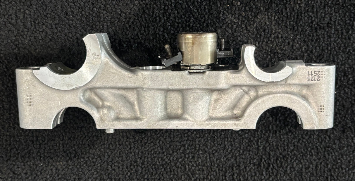 Detroit DD13 OEM Diesel Engine Camshaft Housing Bracket DC47114