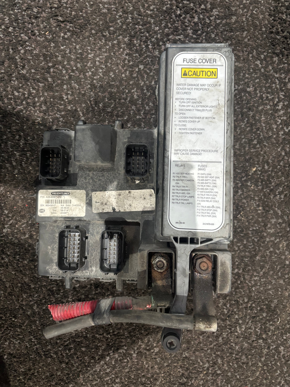 Freightliner Cascadia Fuse Box A06-60971-012
