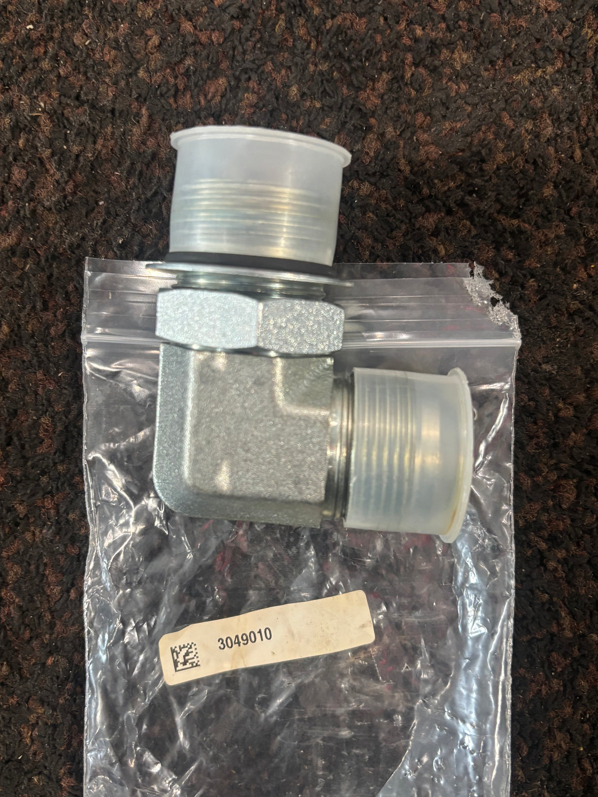 Cummins OEM Male Union Elbow 3049010