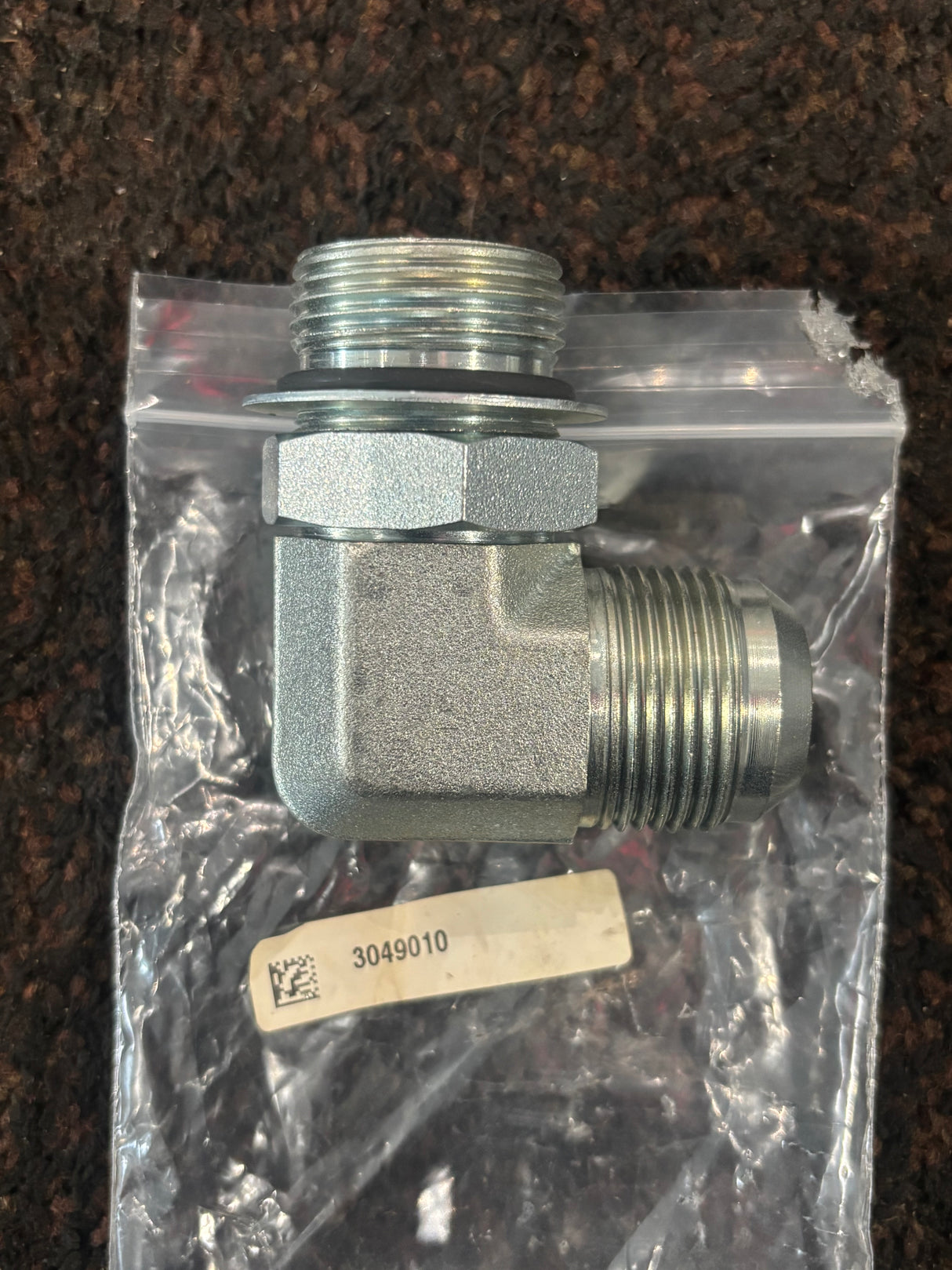 Cummins OEM Male Union Elbow 3049010