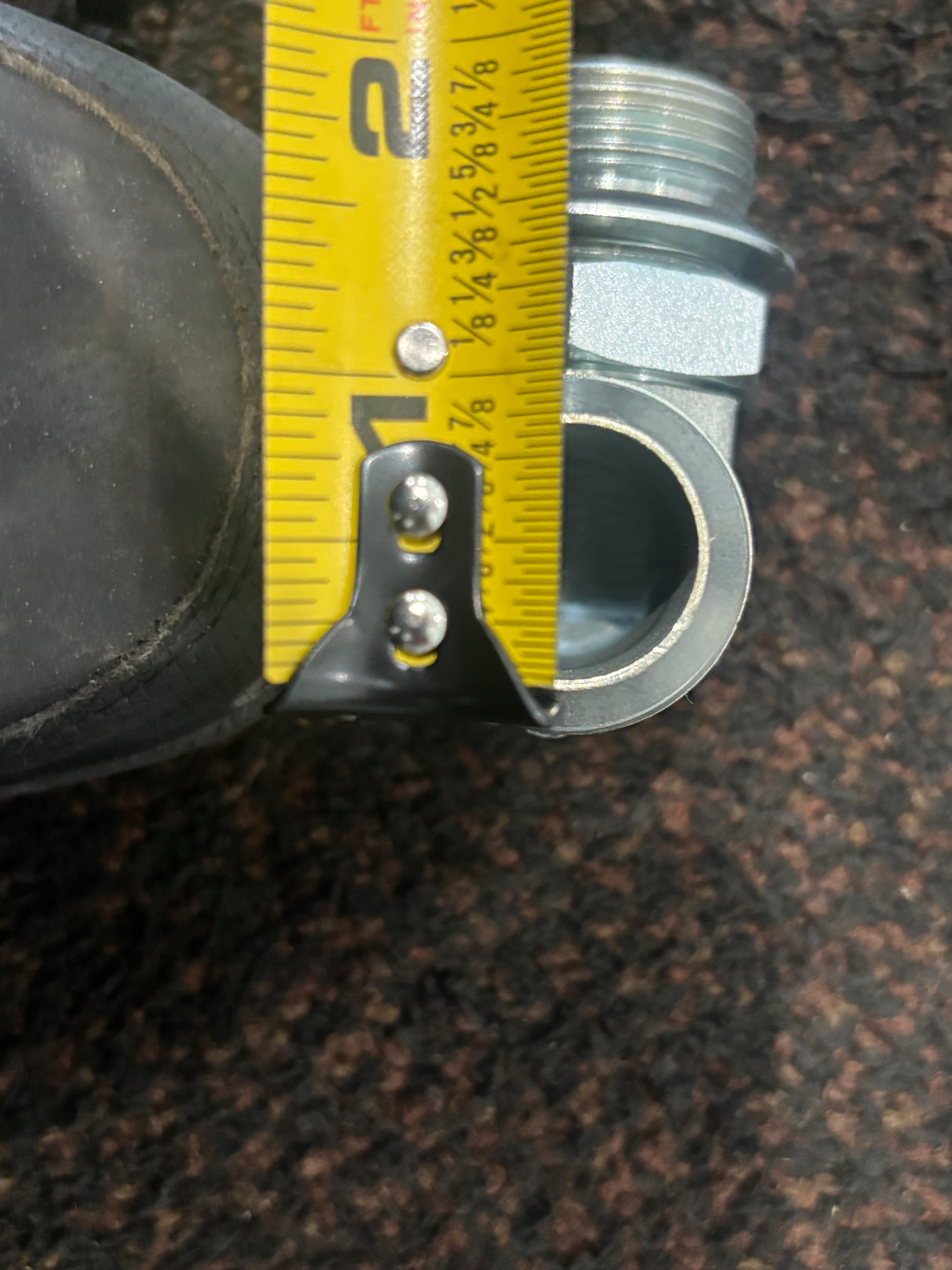 Cummins OEM Male Union Elbow 3049010